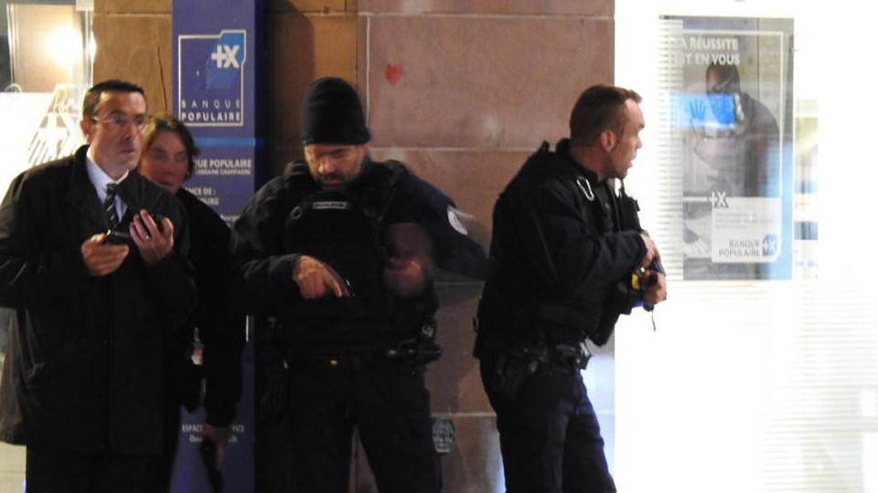 Τρόμος στο Στρασβούργο: Ένοπλος πυροβόλησε σε χριστουγεννιάτικη αγορά – Ένας νεκρός και 3 τραυματίες