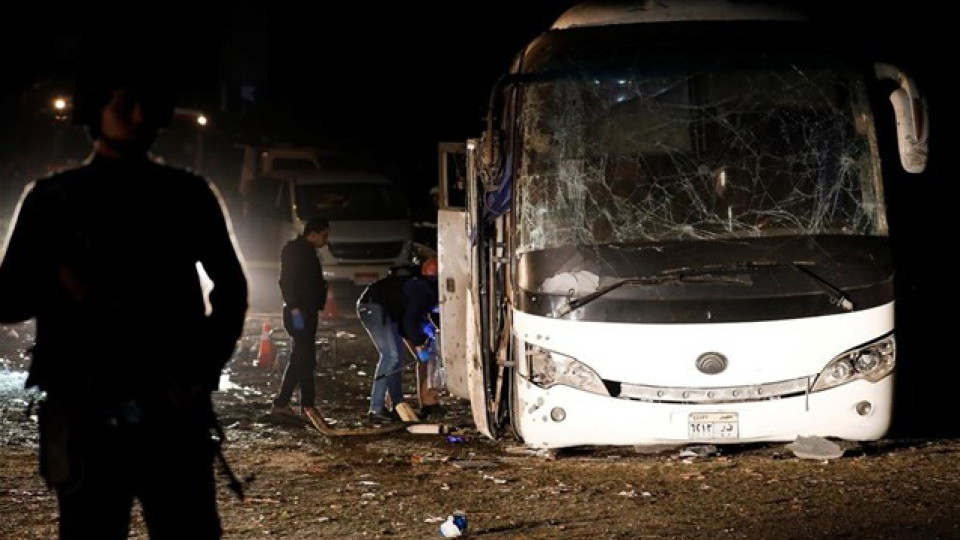 Αίγυπτος: Τρεις νεκροί από έκρηξη σε τουριστικό λεωφορείο