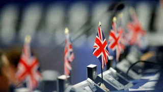 «Πολεμικό Συμβούλιο» από τον Μπόρις Τζόνσον για άτακτο Brexit
