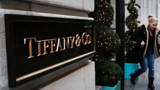 FT: Κοντά σε συμφωνία εξαγοράς της Tiffany η γαλλική LVMH έναντι 16,7 δισ. δολ.