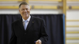 Ρουμανία - exit polls: Ο Κλάους Γιοχάνις νικητής των προεδρικών εκλογών